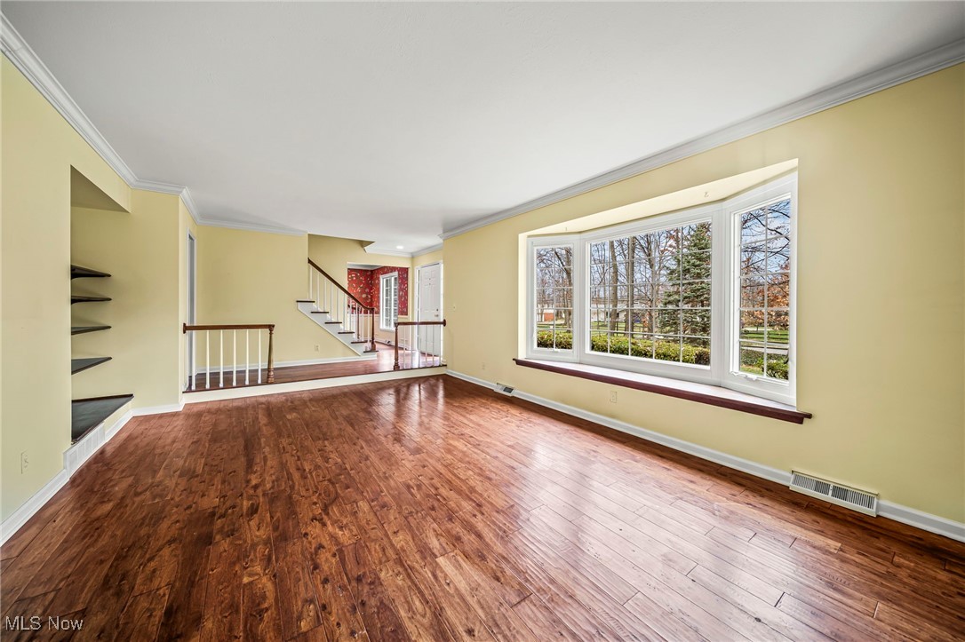 Kenwood Gardens 02-B - Residential