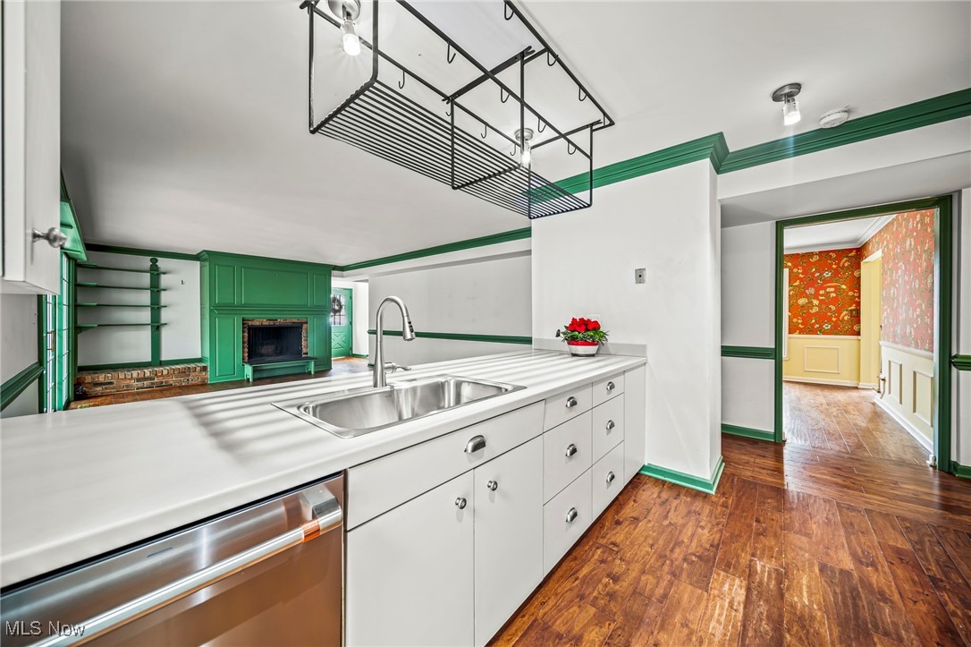 Kenwood Gardens 02-B - Residential