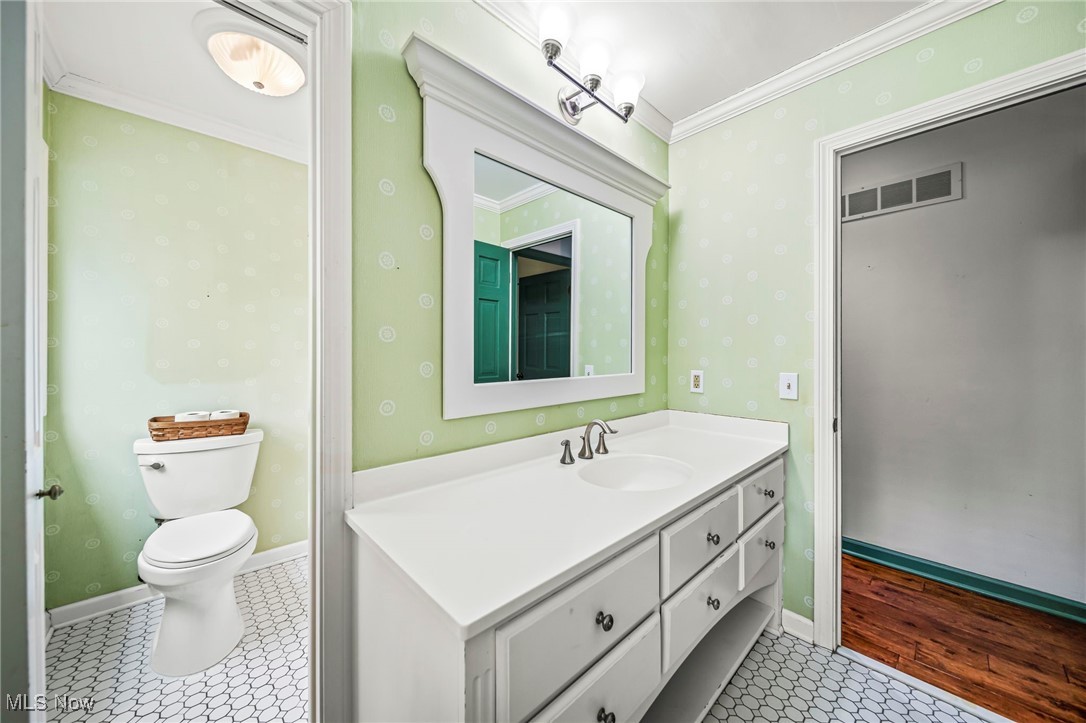 Kenwood Gardens 02-B - Residential