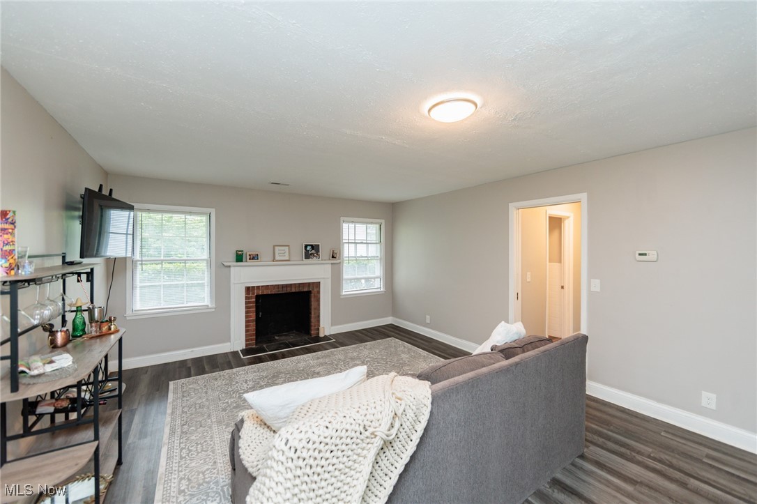 499 Crescent Drive, Berea, Ohio image 8