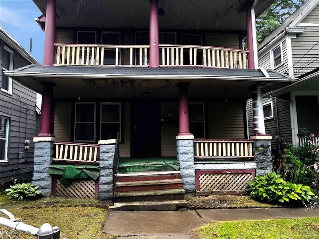 sold as-is, no garage, entry off alley in rear
