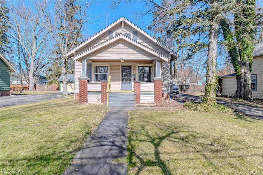 A great home for a first time home buyer with charming interior features a spacious living area and a new roof. The huge garage has plenty of room for both cars and extra space for a workshop or storage. Don’t miss the opportunity to own this lovely home.