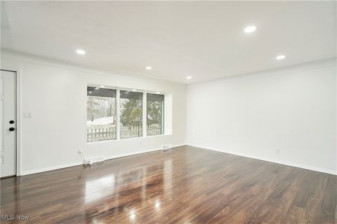 Tiny photo for 17759 S Meadowpark Drive, Walton Hills, OH 44146 (MLS # 5178851)