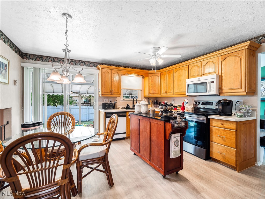 20563 Holly Circle, Strongsville, Ohio image 14