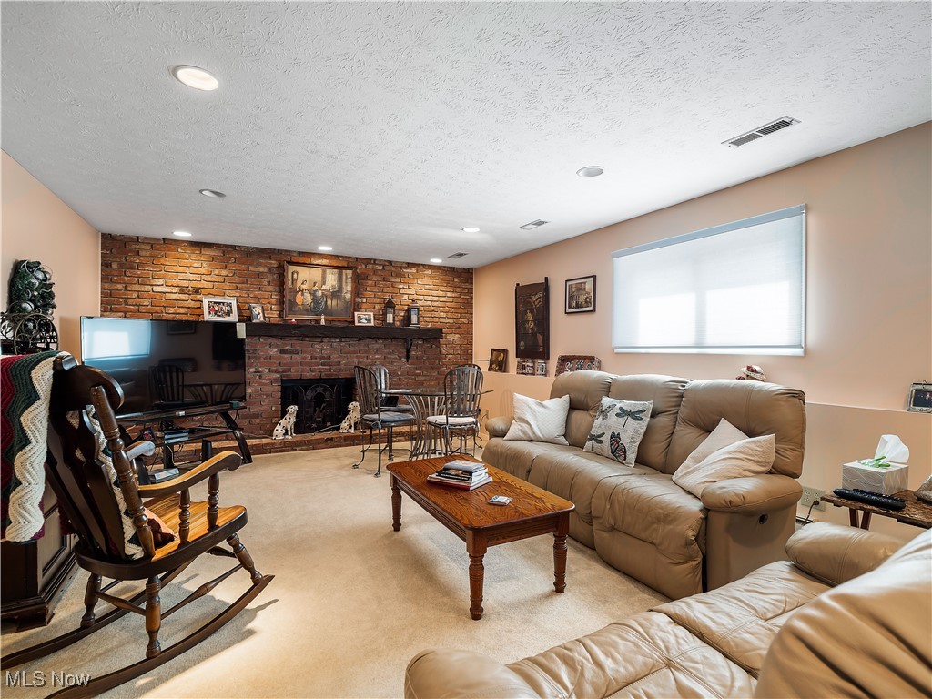 20563 Holly Circle, Strongsville, Ohio image 24