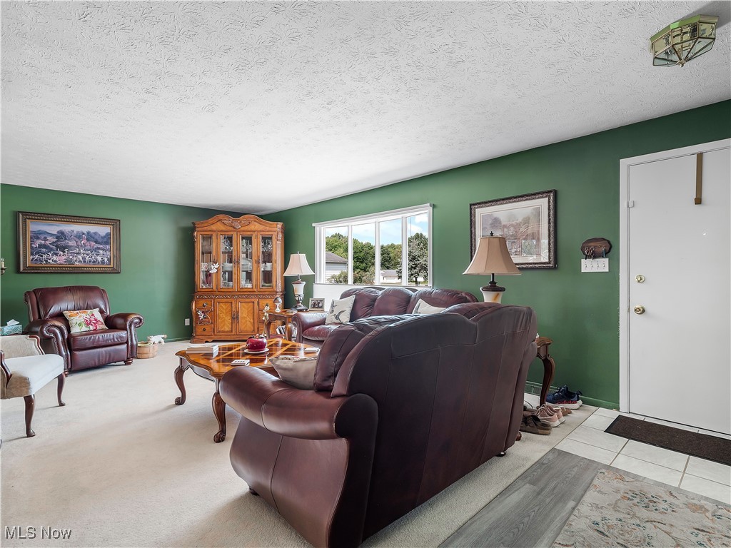 20563 Holly Circle, Strongsville, Ohio image 8
