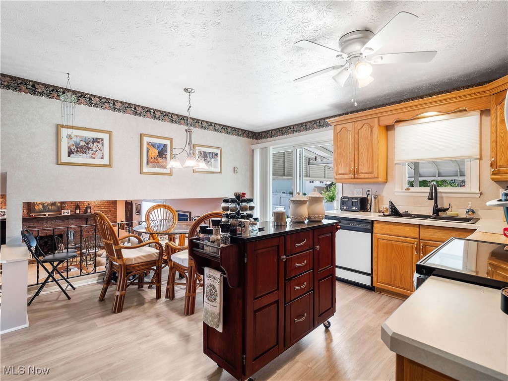 20563 Holly Circle, Strongsville, Ohio image 12