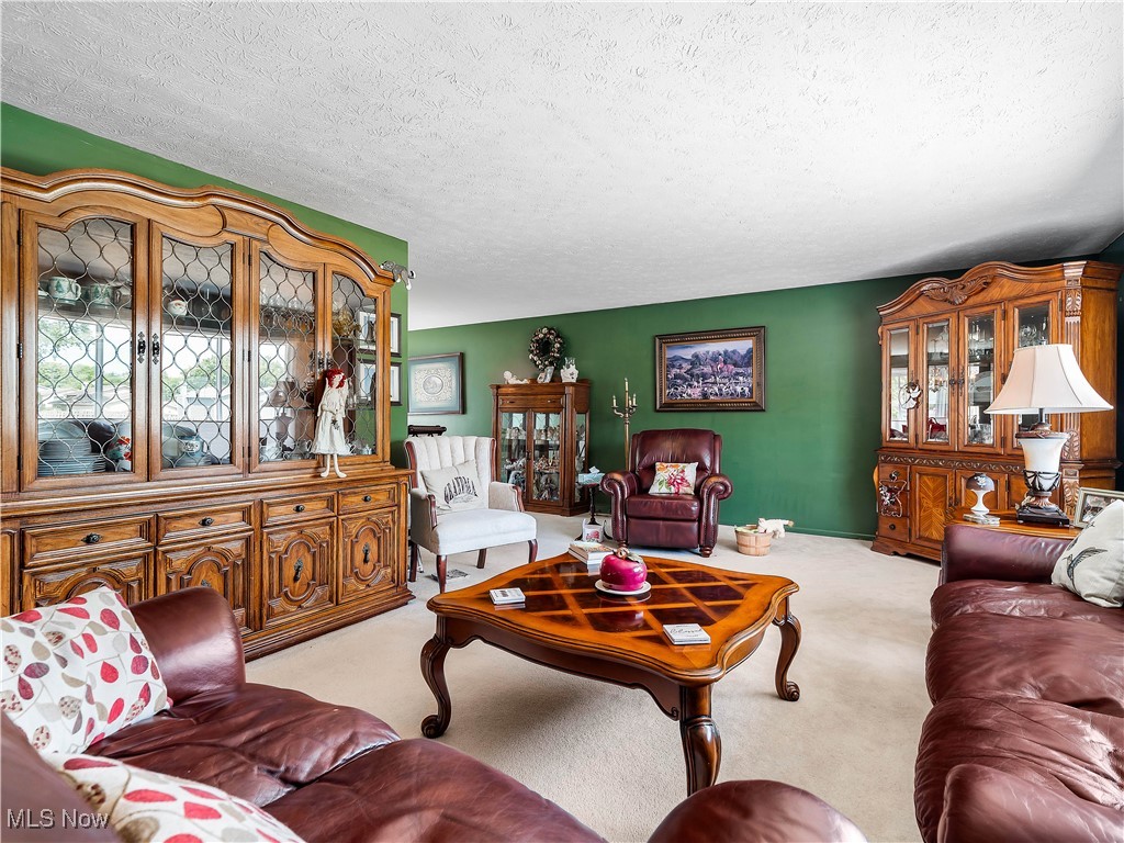 20563 Holly Circle, Strongsville, Ohio image 7