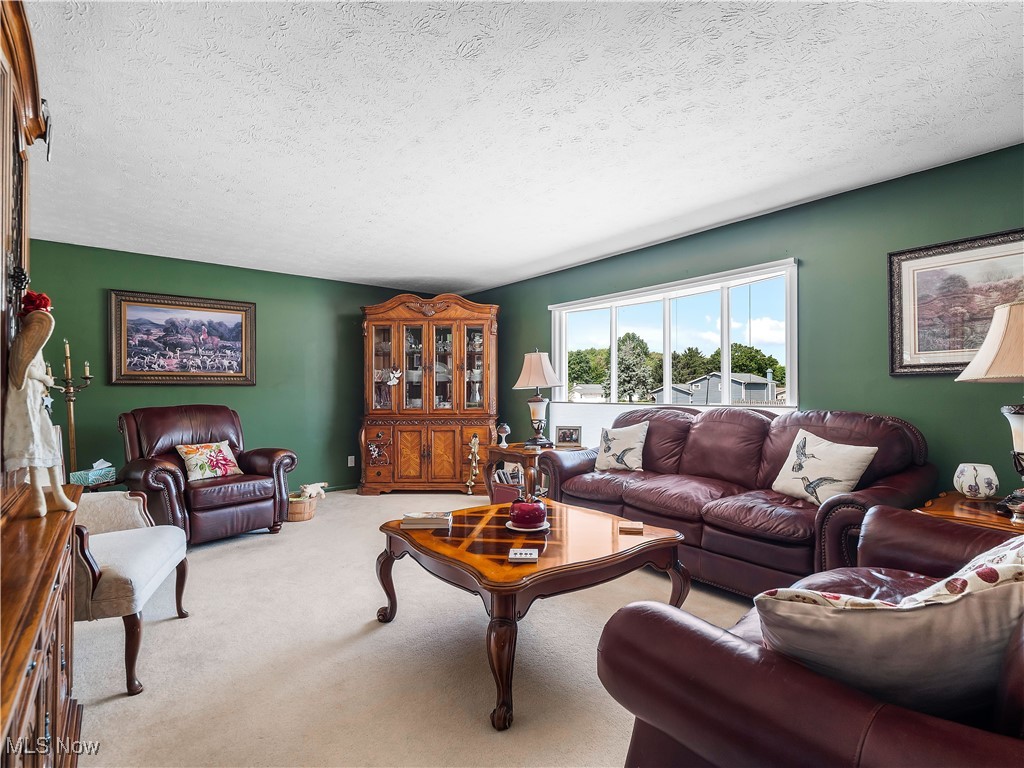 20563 Holly Circle, Strongsville, Ohio image 6