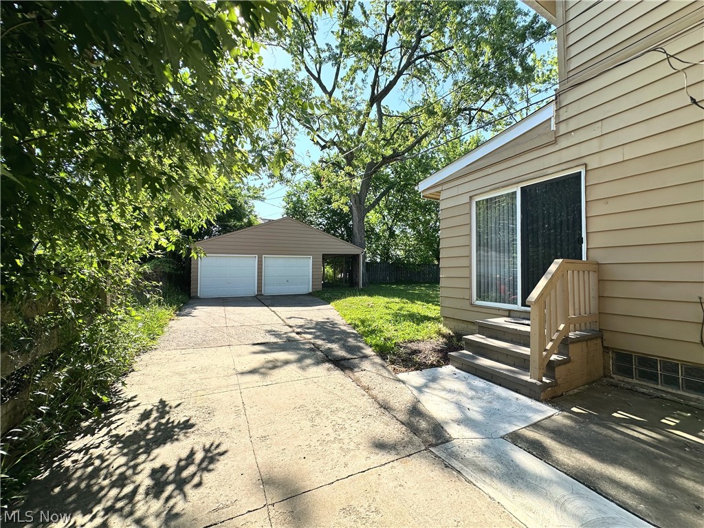 3709 Chelton Road