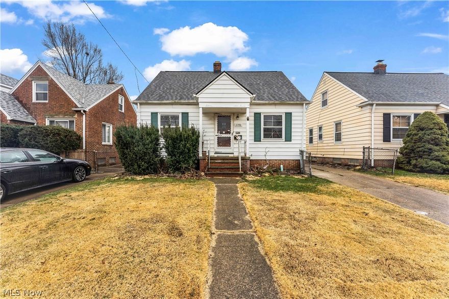 21770 Tracy, Euclid- 3 bed 1 bath single family home //

$1200 rent / $1200 deposit //
$49 application fee per adult //
NO SMOKING //
1 time $129 non-refundable set up fee paid at lease signing //

$30/month required resident benefit package; can include personal property/liability insurance for an additional $5/month for $35/month total. //

All applicants are required to fill out a PetScreening app, found on our website directly on the app before being processed. Even if you have NO pets - this app must be filled out. One-time, non-refundable pet fee of $200-300 per animal applies to all pets & must be paid prior to or when you pay your first month rent. (No fee for qualified assistance animals). //

Our app is processed through secure site: Findigs, they require ID & income verification. W/O this, your app will not be processed. They offer24/7chat support on their app directly for questions. //

3 bed 1 bath home w central air! The kitchen is spacious with ample cabinet