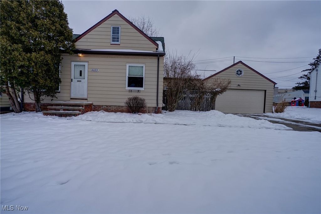 Photo of 4223 Brookway Avenue, Brooklyn, OH 44144 (MLS # 5179481)