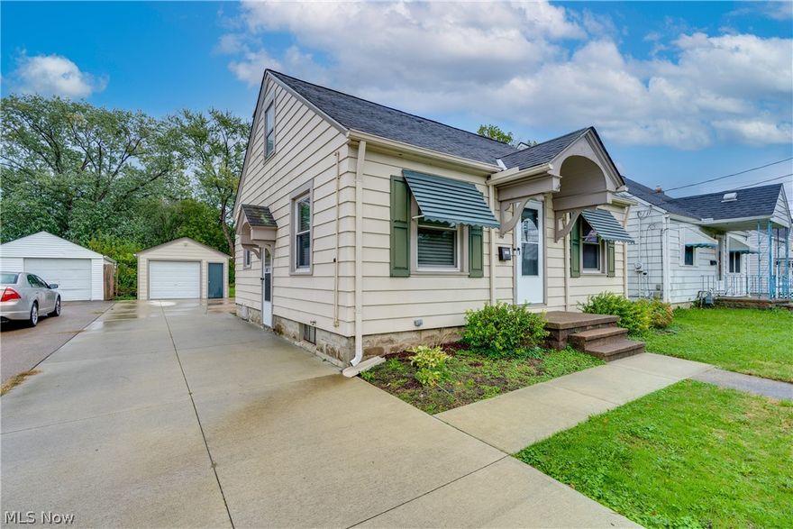 Cozy 2 bedroom Cape Cod located on Lorain's West side within walking distance to shopping, Lorain High School and
George Daniel Field. Kitchen and Living room have newer laminate floors while the bedrooms maintained the
original hardwood floors! Recently updated bathroom includes ceramic floors and tile tub surround. All electrical
completely updated and all new ceiling fixtures throughout. The clean, dry basement is used as extra living space as
well. You will love backyard hangouts with your huge concrete patio and deep fenced in backyard. All appliances
including new Samsung Front Loading washer and dryer stay so all you have to do is move in! Call today to schedule
your private showing.