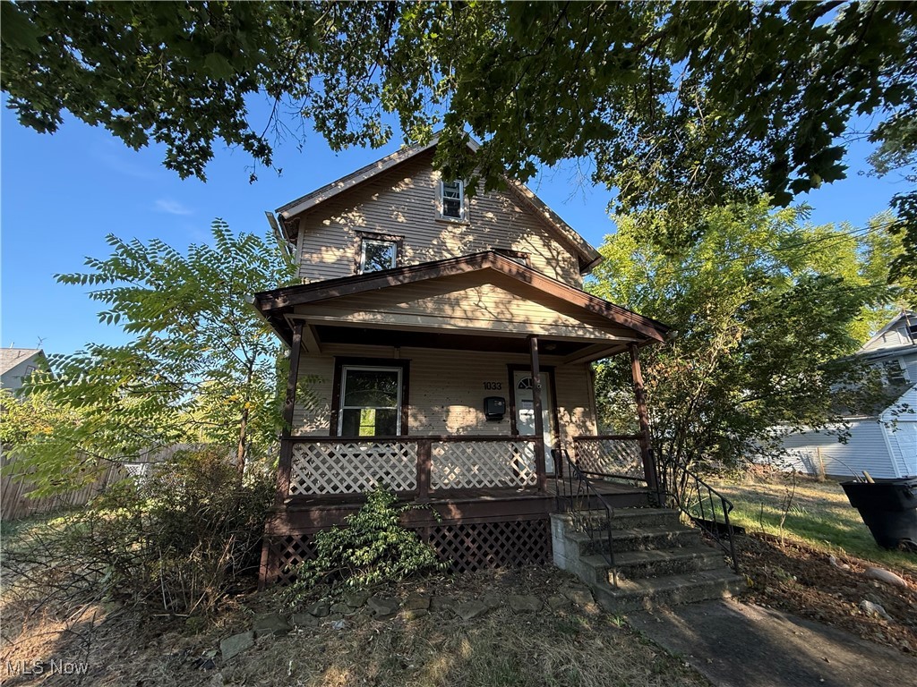 3 Bedroom 1 bath home. With some minimal touches could be a great family home or investment property. Has a nice sized backyard and a deck. Interior has been repainted.