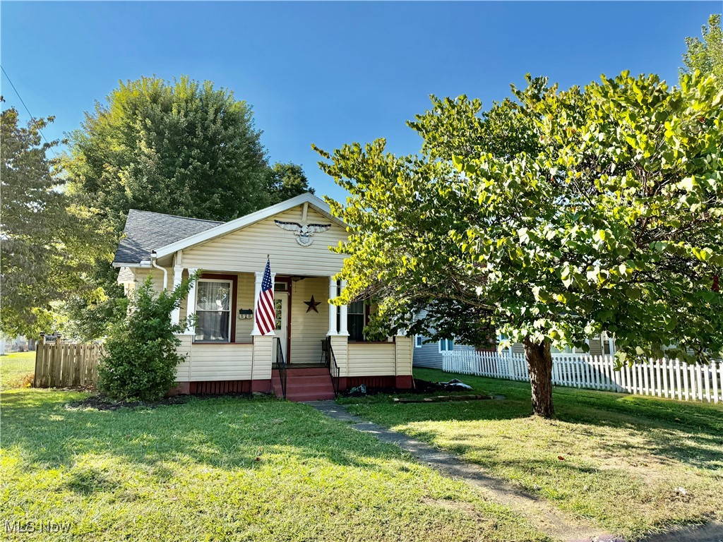 Welcome 3101 Elm St Parkersburg WV
Charming 2 Bedroom, 1 Bath Home in North End Parkersburg
Nestled in a quaint North End location, this cozy home features gorgeous original woodwork and custom built-ins that add timeless character. Cute covered front porch to sit & enjoy a cup of morning coffee or relax of an evening. Also, a flat, fenced-in backyard—perfect for pets, kids or outdoor gatherings—along with a detached garage for extra storage or parking.