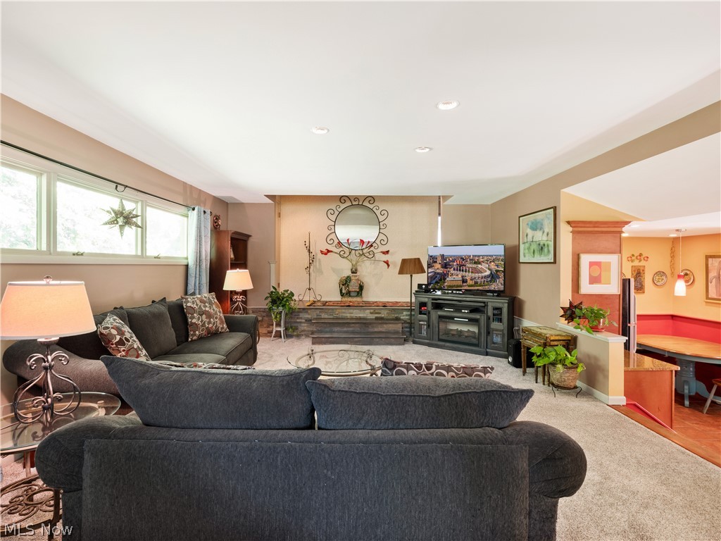 Pin Oak Lake - Residential