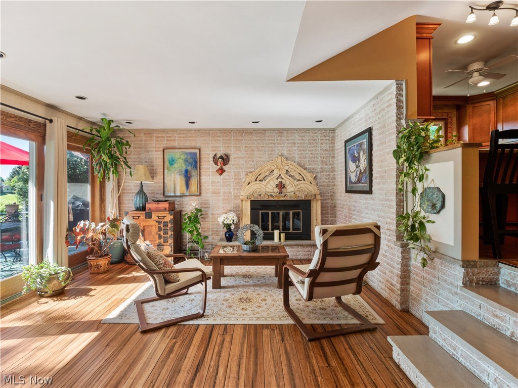 Pin Oak Lake - Residential