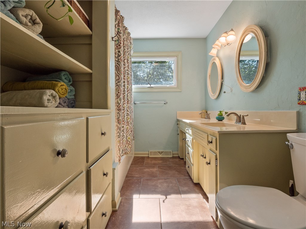 Pin Oak Lake - Residential