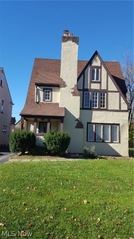 Updated 2nd and 3rd units include 4 bedrooms, 2 full baths with nice hardwood floors, freshly painted, kitchen appliances and large living room with cozy fireplace. In walking distance from public transportation, shopping plazas and close to schools, restaurants & highways. Leasing qualifications are good credit, stable employment, gross monthly income must be 2.5 times the monthly rent. No pets, no Section 8. Schedule a showing today!