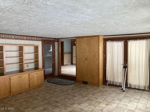 Tiny photo for 1184 Dawn Drive NE, New Philadelphia, OH 44663 (MLS # 5184496)