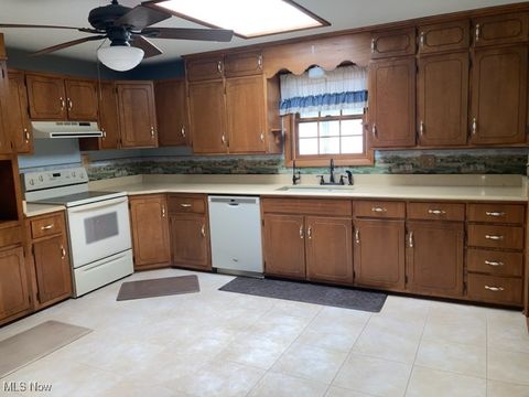 Tiny photo for 1184 Dawn Drive NE, New Philadelphia, OH 44663 (MLS # 5184496)