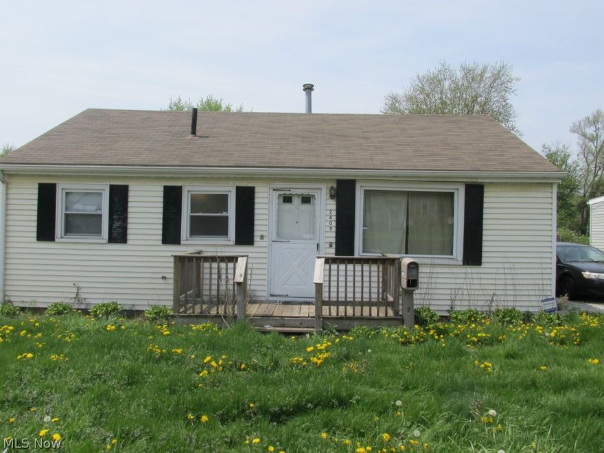 Great condition 3 bedroom ranch with new bathroom and nice wood floors for easy family living.  Nice covered concrete patio for summertime enjoyment.
Full fenced backyard.  All appliances that include a brand new washer and dryer  *   Central Air  *  One-car garage is very deep plus a 10x10 shed in backyard, handy outdoor electric.  New tongue-and-groove wood-style flooring also down hallway and into bedrooms some say better for allergies and pet care. Add updated 100 amp electrical panel, roof, vinyl siding and vinyl windows for added benefits.   Lot 50 x 150 with big backyard ready for gardening and play activities. Smaller bedroom makes a nice office and/or craft room with its beautiful knotty pine.  Location very convenient to shopping, restaurants, entertainment, schools and highways.       Just the right size home with all the fun amenities at an affordable price.