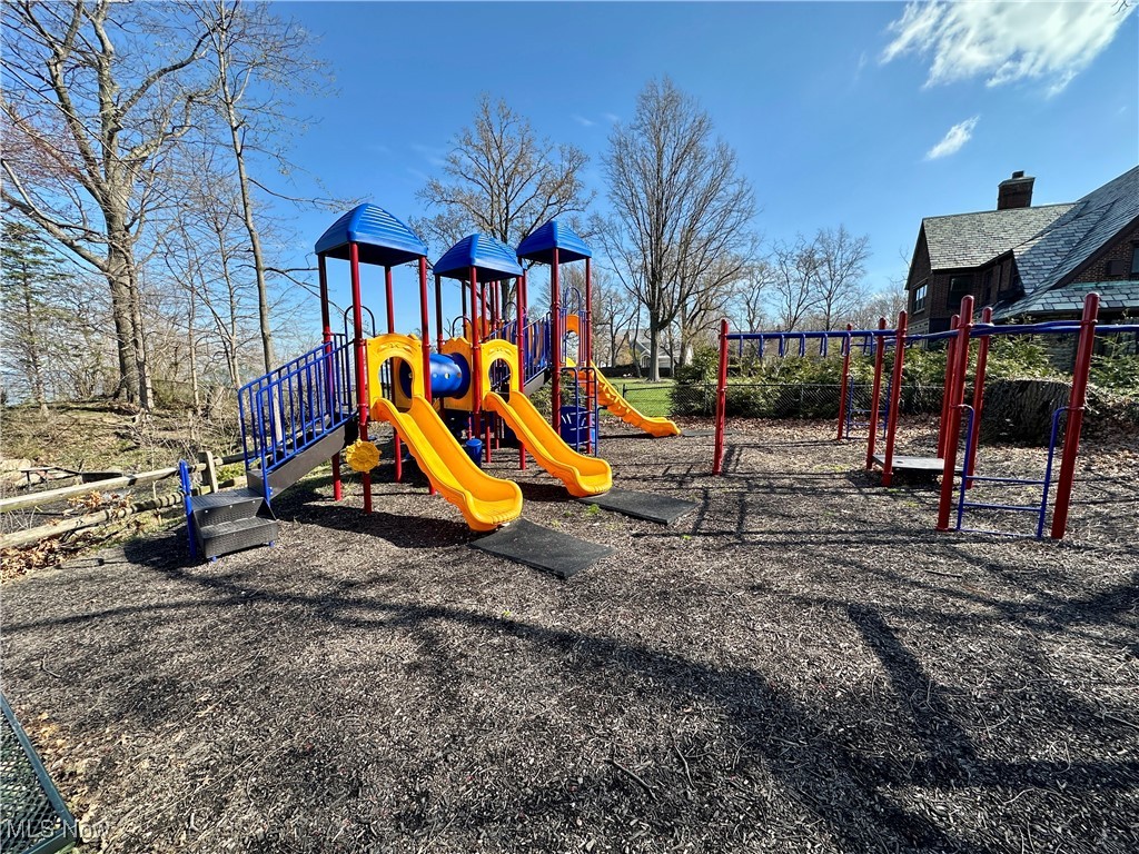 174 E 196th Street, Euclid, Ohio image 15