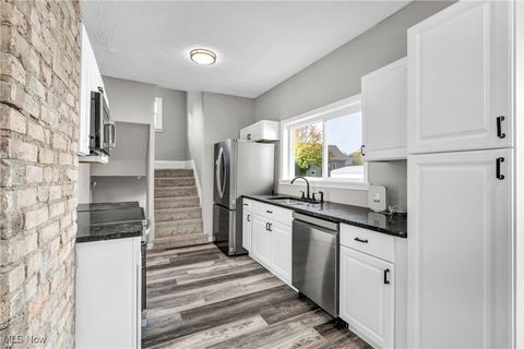 Tiny photo for 3282 W 38th Street, Cleveland, OH 44109 (MLS # 5179263)