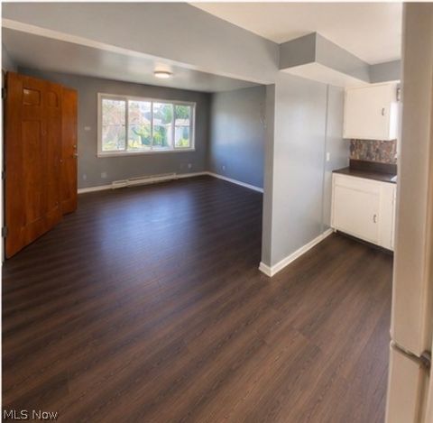 Apartment For Rent - 17911 Lake Shore Boulevard #5<br/> Cleveland, OH 44119
