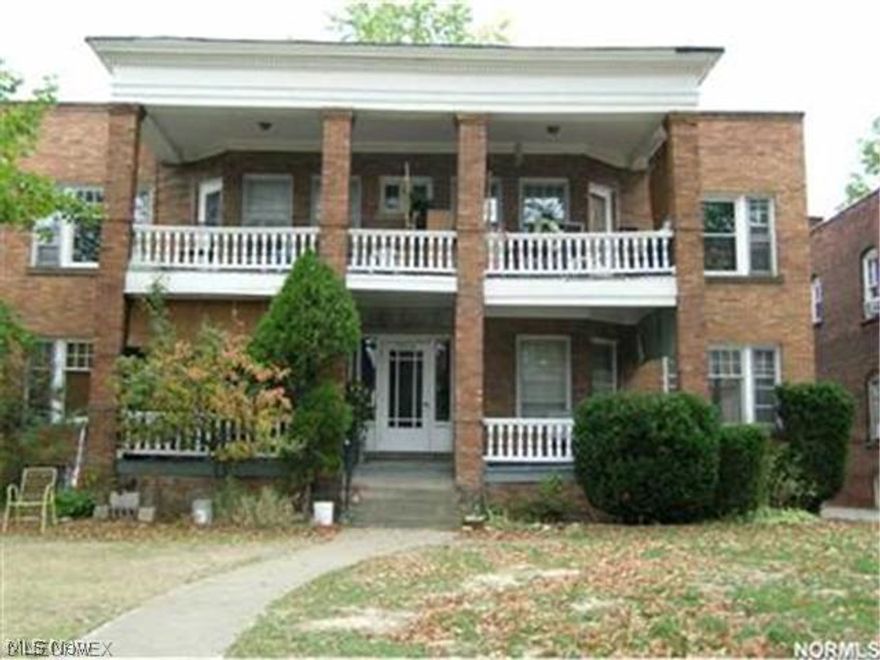 All brick building-Clifton Blvd. With 4 units, 2-2 bedroom units, 2-3 bedroom units. Being sold As Is! Cash Only