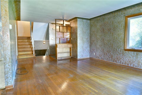 Tiny photo for 1639 Gypsy Lane, Niles, OH 44446 (MLS # 5255483)