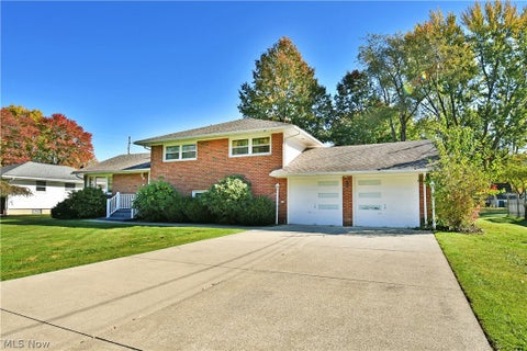 Tiny photo for 1639 Gypsy Lane, Niles, OH 44446 (MLS # 5255483)