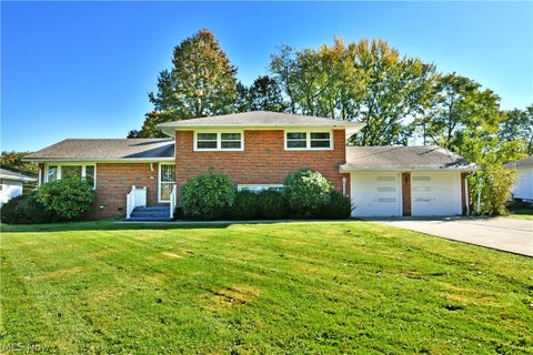 Photo of 1639 Gypsy Lane, Niles, OH 44446 (MLS # 5255483)