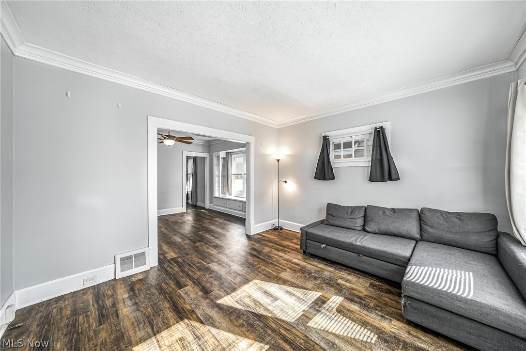 3106 Hillcrest Avenue