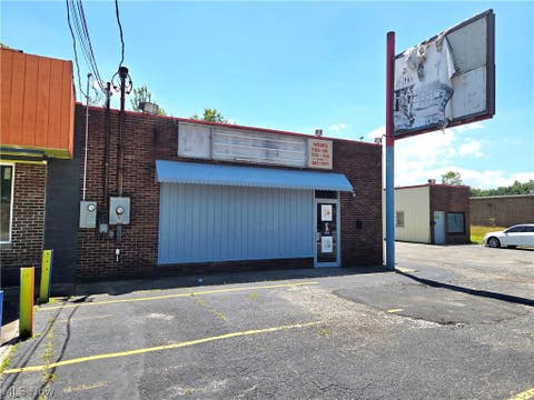 Tiny photo for 2229 W 21st Street W, Lorain, OH 44052 (MLS # 5219775)