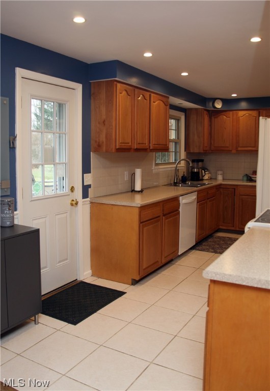 Main image without alt text