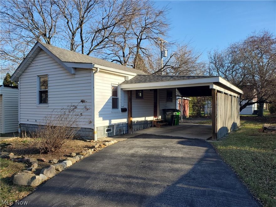 Ready to move in! Privacy Galore! Perfect House For 1st Time Buyer! Fenced Back Yard W/ Shed * Why Rent? * Walk In Cedar Closet In Br. * Eat In Kitchen.