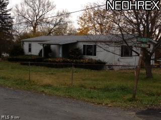 3 bedroom, 1 bath ranch with full basement. Great over sized detached garage. Nice size corner lot. Fenced yard with covered patio in the rear.