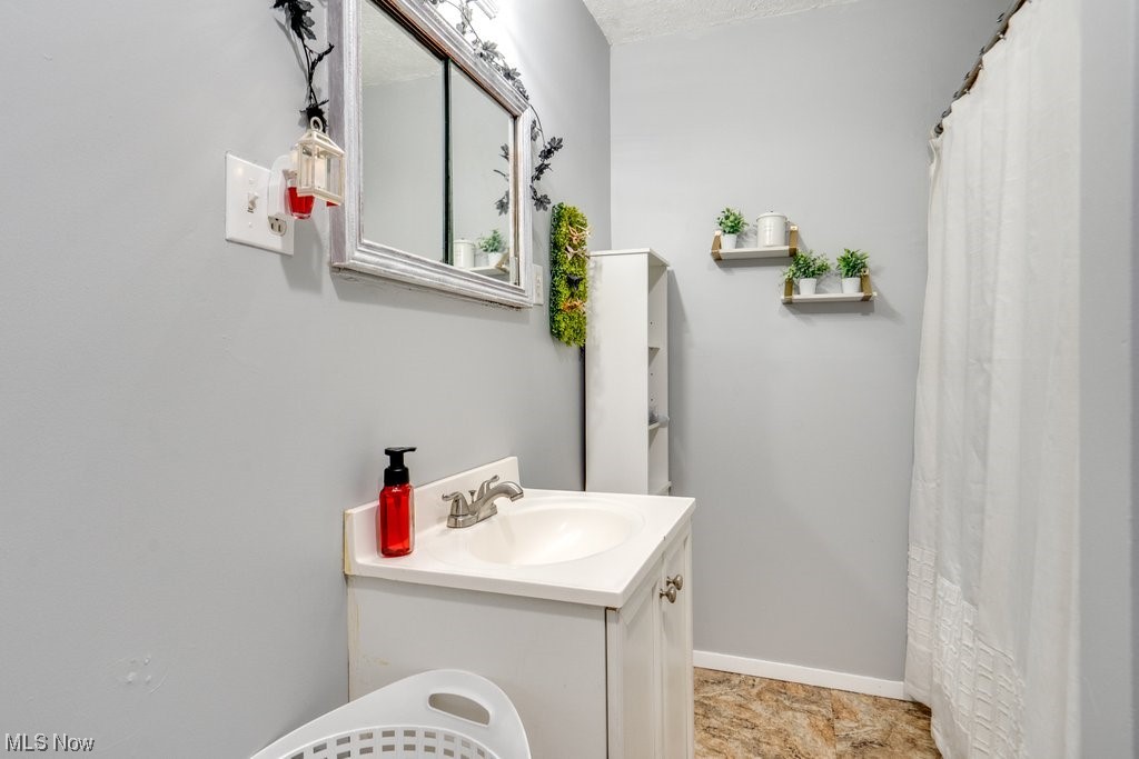 Village/Navarre - Residential