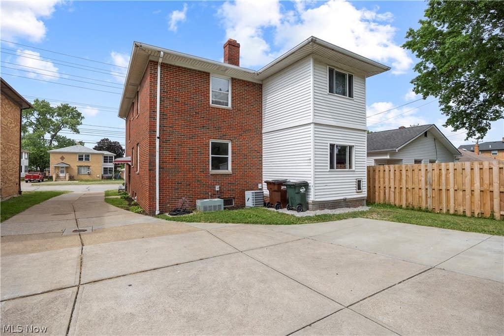 Photo of 3113 Snow Road, Parma, OH 44134 (MLS # 5217779)