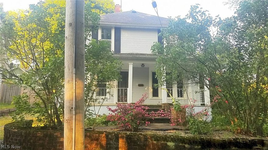 Do you smell fresh cookies baking, is it taking you back to Grandma's house when you were a kid. setting out on the porch enjoying the day after you were running around playing. Come take a look at this home.