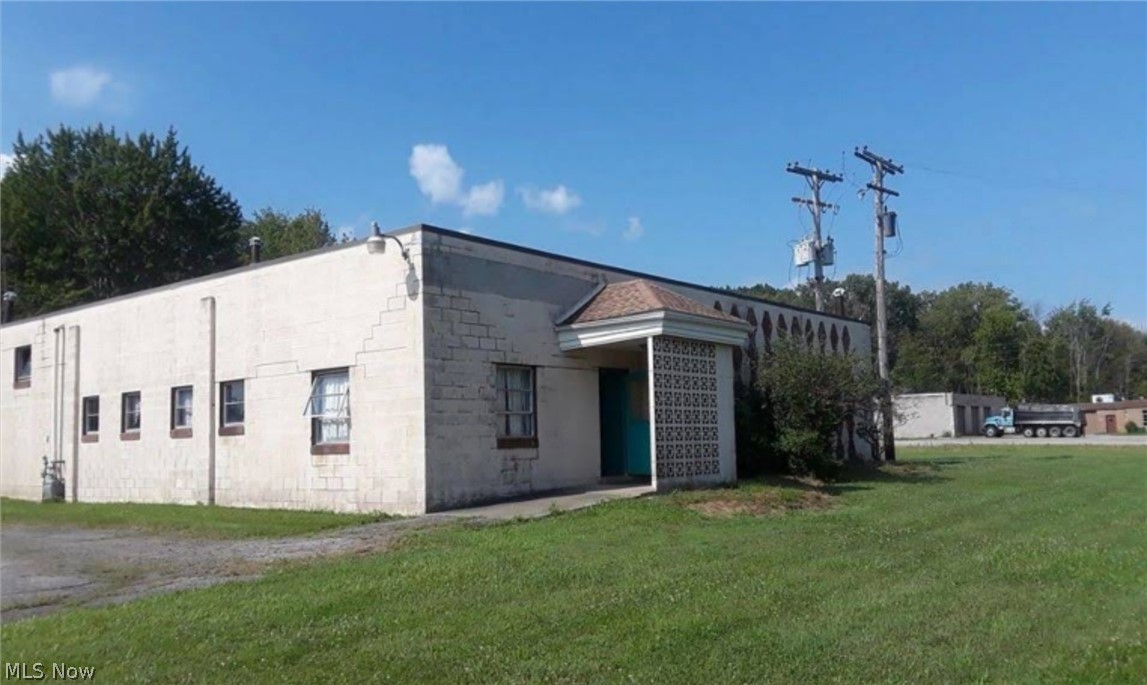 Connecticut Western Reserve - Commercial Sale