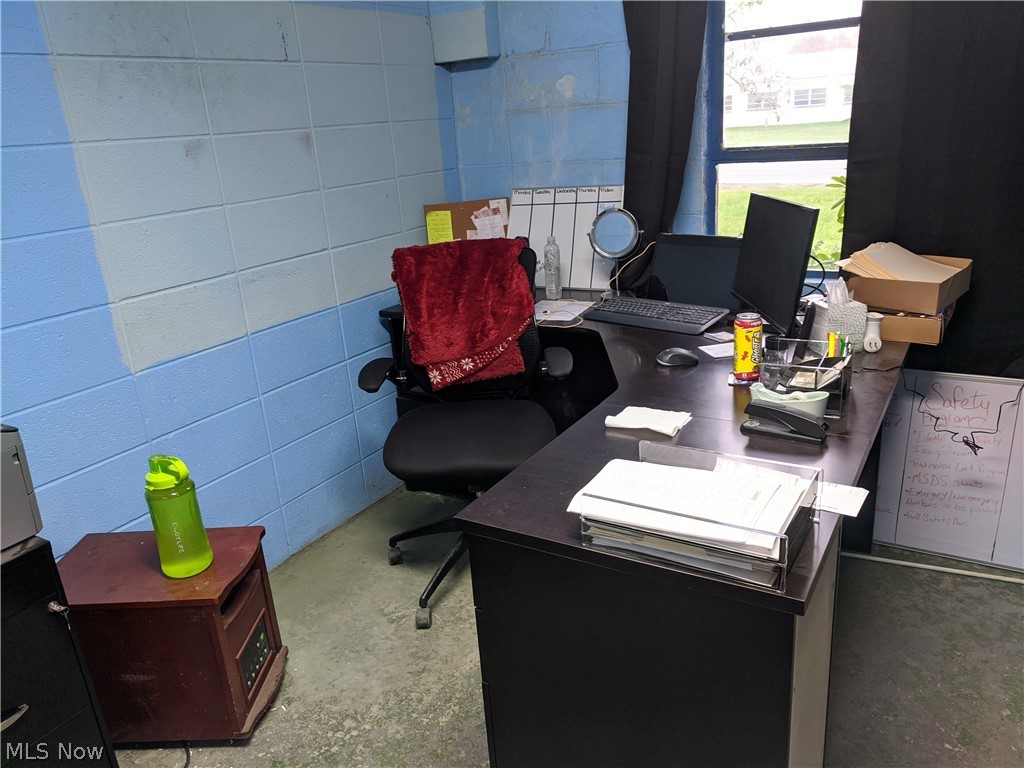 Connecticut Western Reserve - Commercial Sale