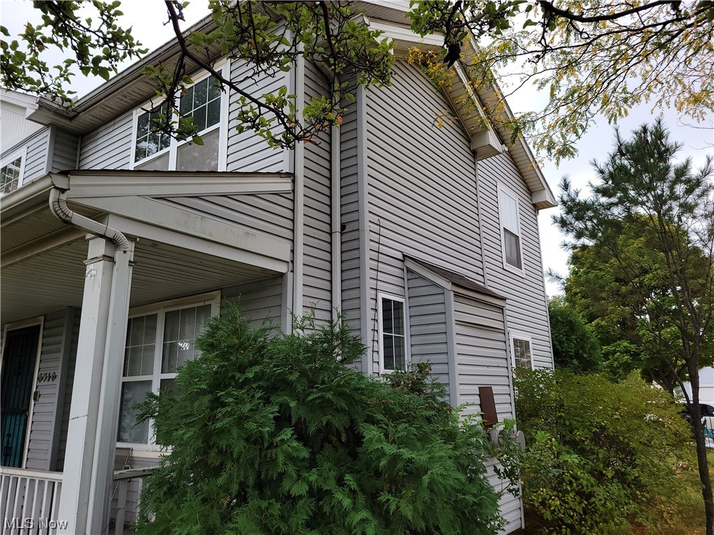 Central Commons - Residential