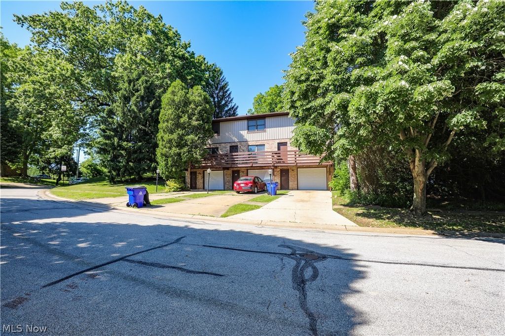 Photo of 501 N Park Drive, Ravenna, OH 44266 (MLS # 5215338)