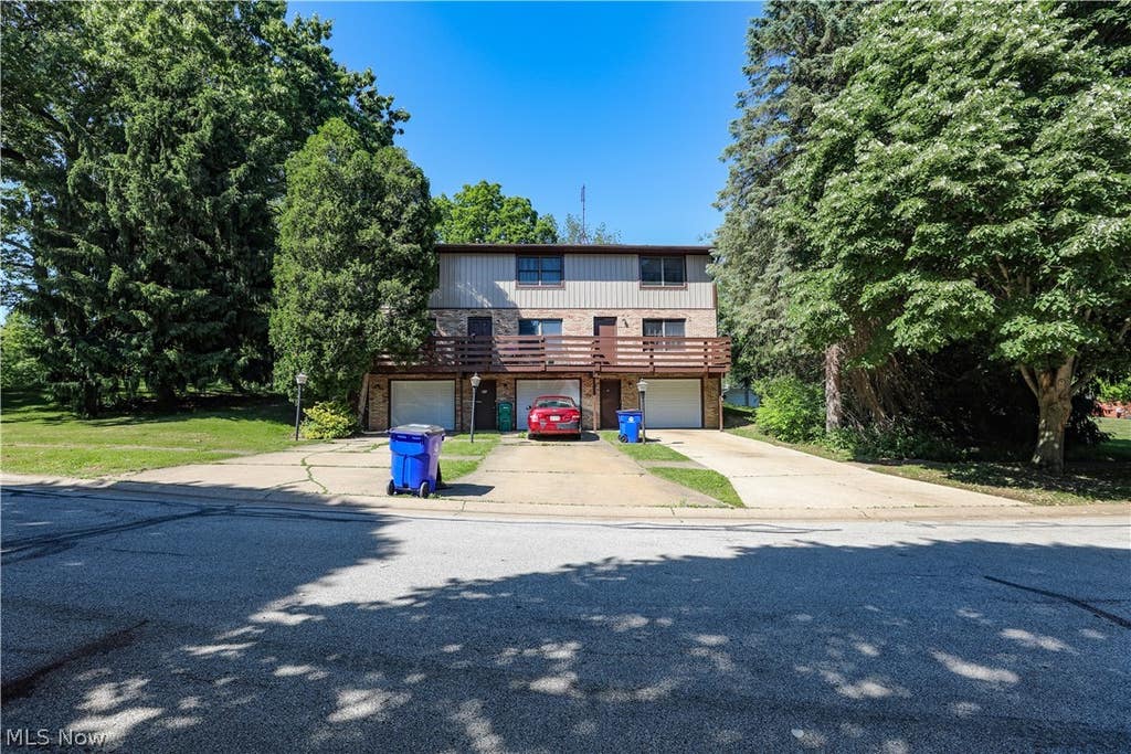 Photo of 501 N Park Drive, Ravenna, OH 44266 (MLS # 5215338)