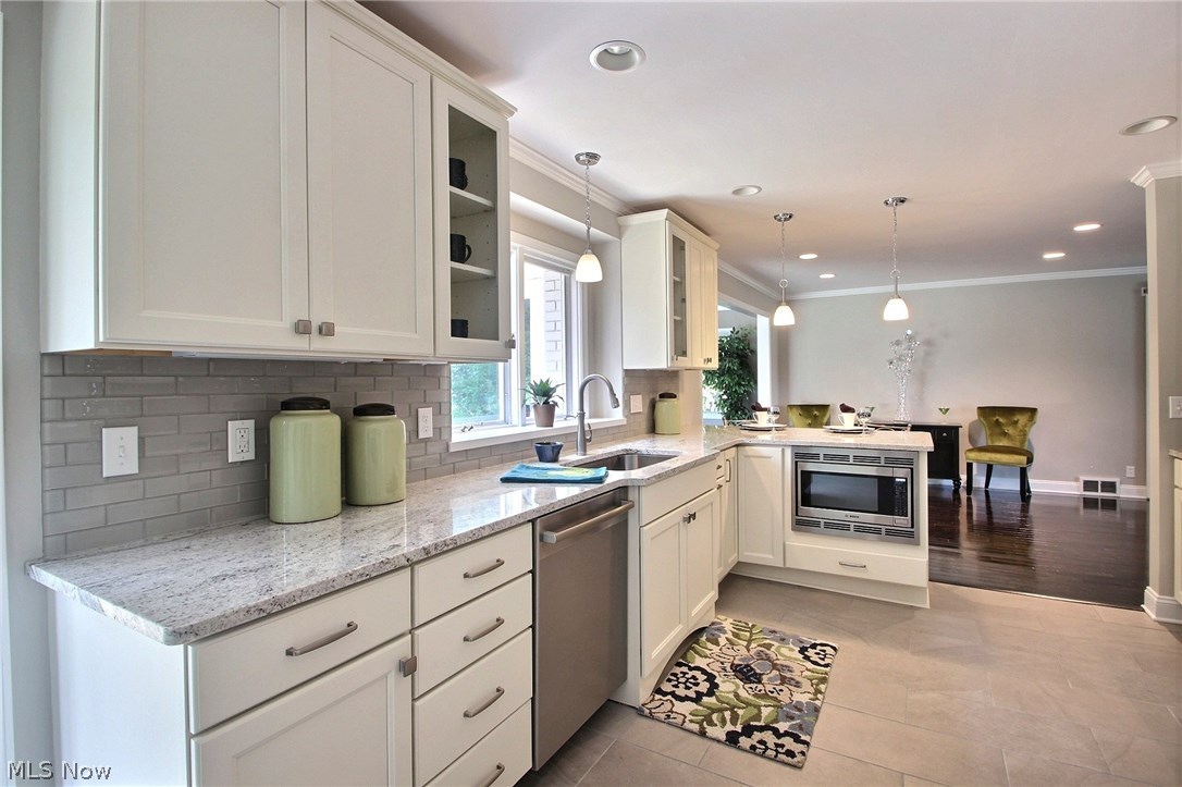 Pepper Pike Country Estates - Residential Lease