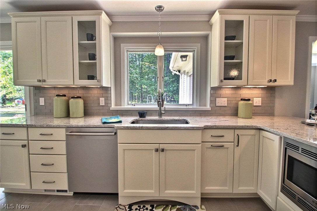 Pepper Pike Country Estates - Residential Lease
