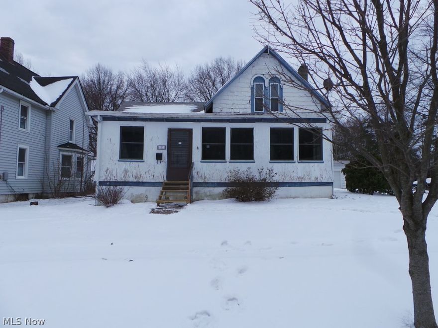 Bungalow style home w/tandem third bedroom.  Also offers utility room/office and sunporch addition.  Needs some TLC.  Property sold AS IS.