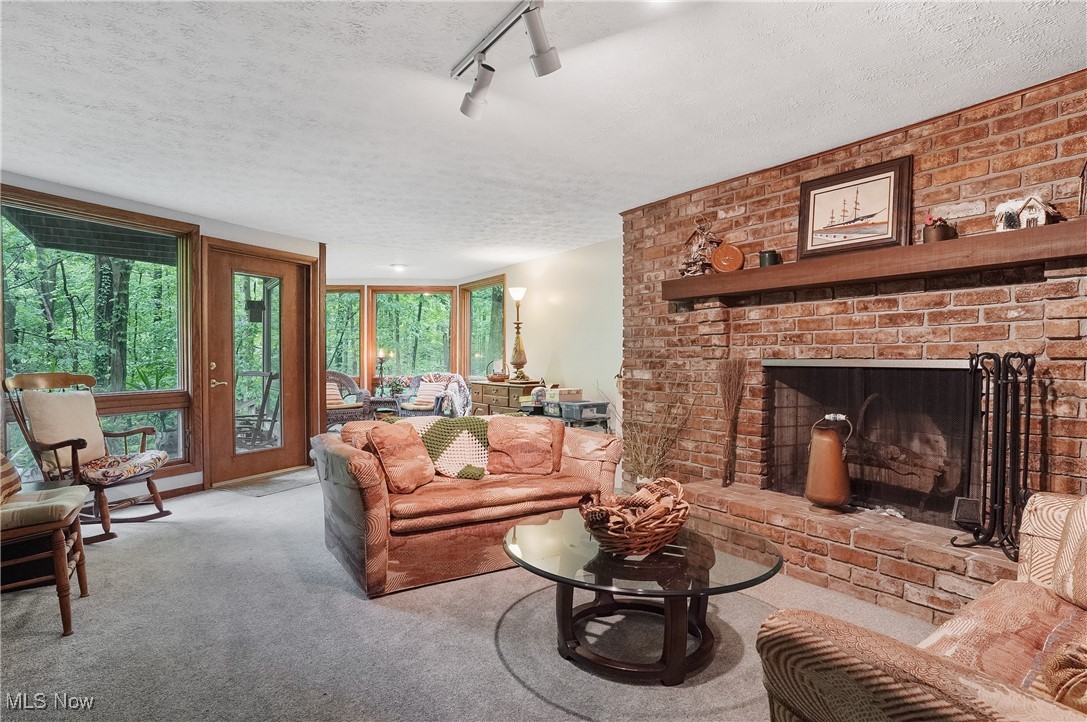 906 Heritage Lane, Akron, Ohio image 36